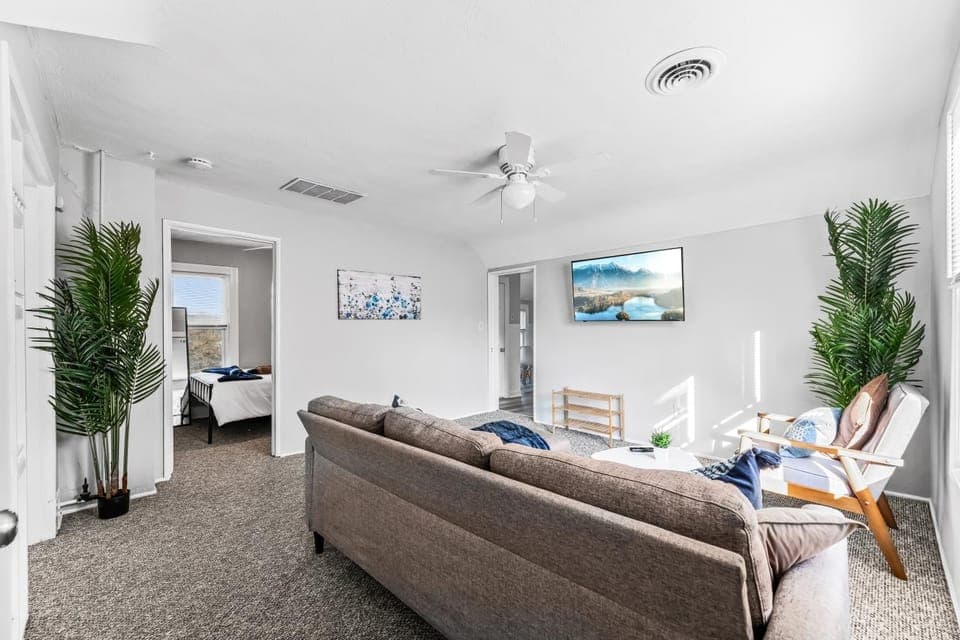 Communal lounge/ TV room, TV and multimedia, Living room