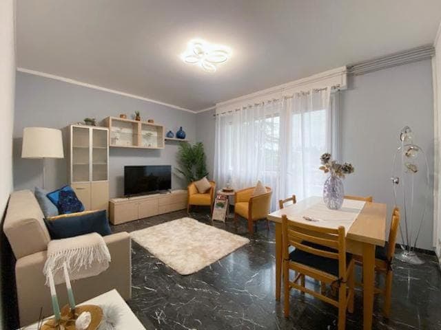 TV and multimedia, Seating area