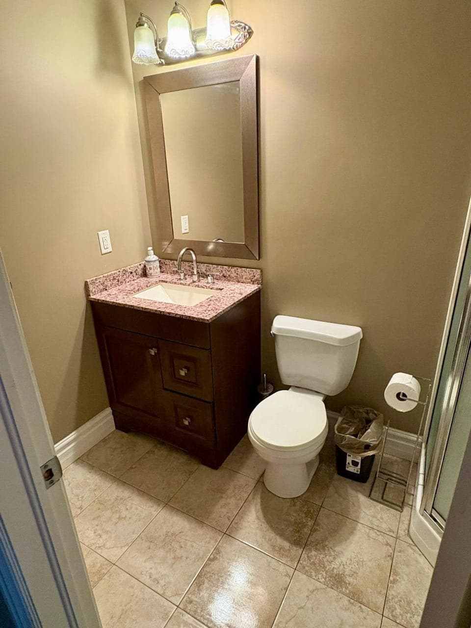 Shower, Toilet, Bathroom, bidet, towels, towels