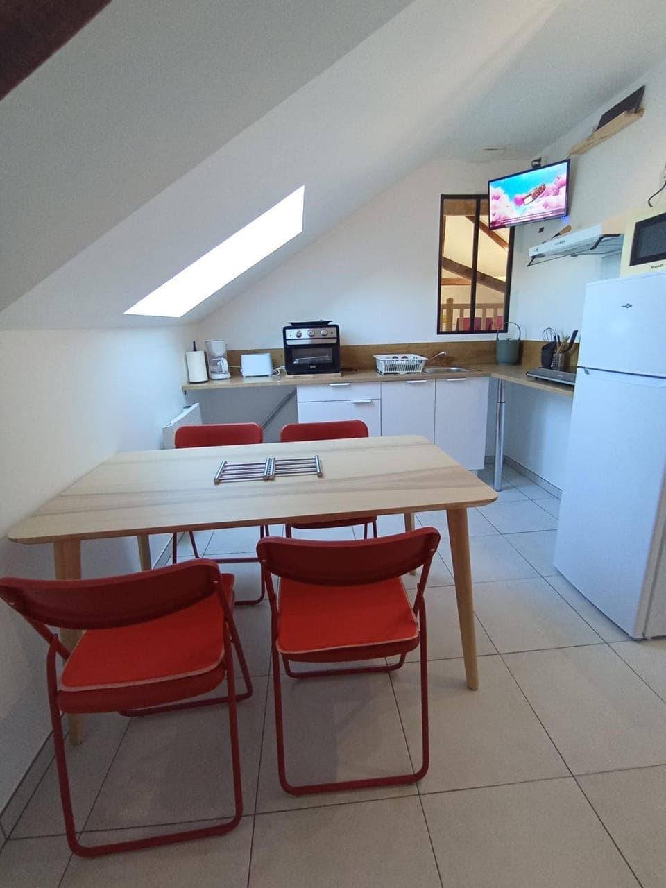 Property building, Kitchen or kitchenette, Living room