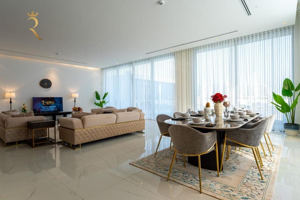 Living room, Dining area