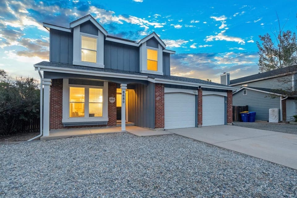 Modern 6BR Home in Briargate - Pet Friendly House in Black Forest