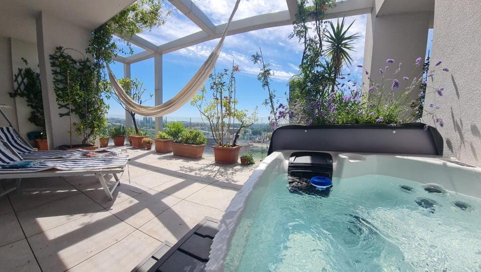 Hot Tub, Balcony/Terrace, Spa and wellness centre/facilities