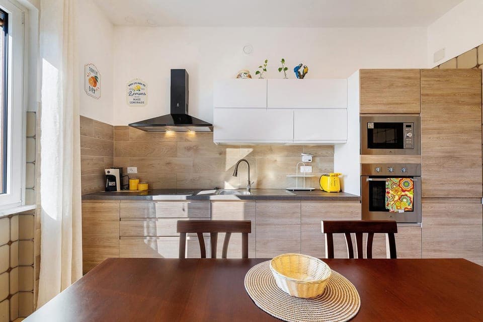 Property building, Kitchen or kitchenette, Living room