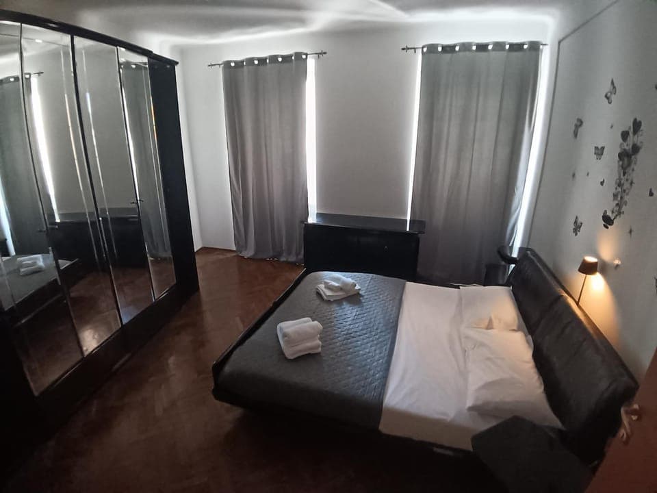 Bed, Photo of the whole room, Bedroom, towels, wardrobe