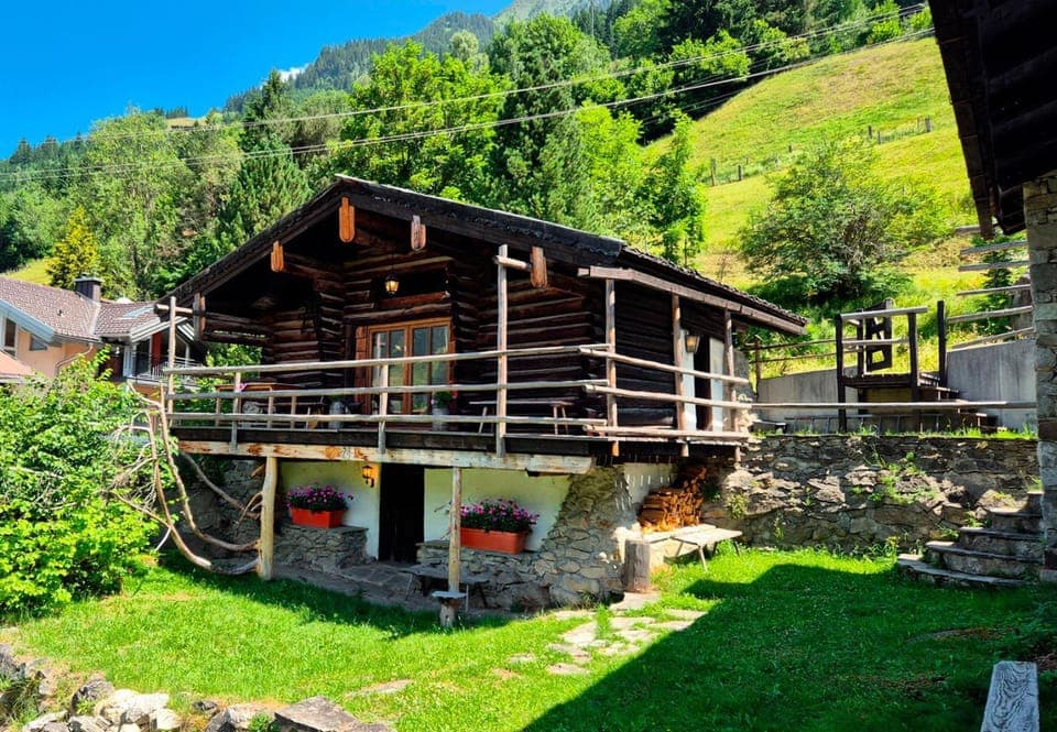 Property building, Spring, Day, Natural landscape, Garden, Garden view, Mountain view