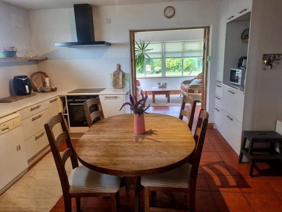 A spacious 4-Bed home beside the beach House in Ireland