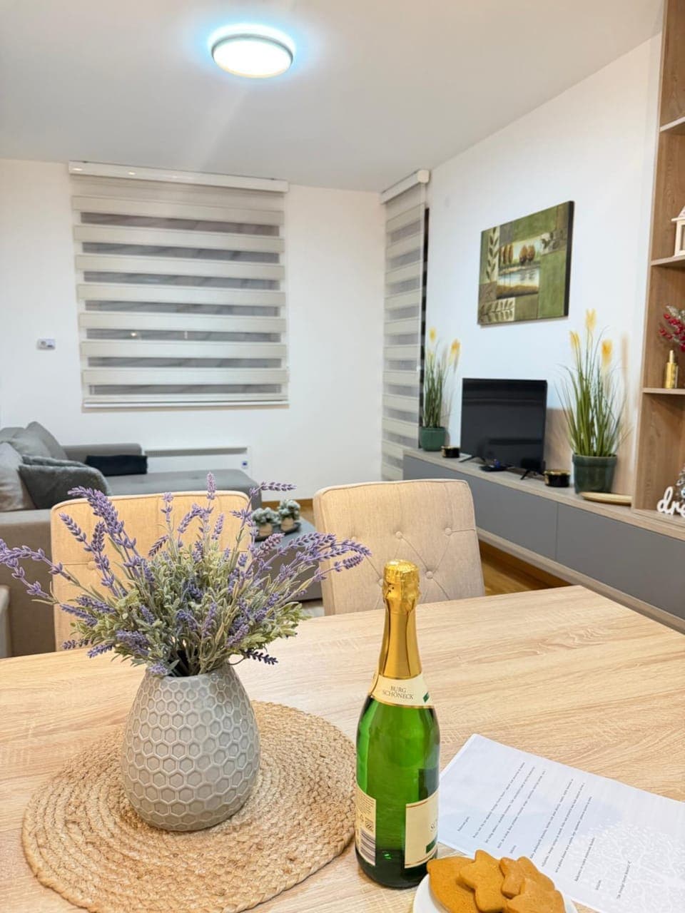 Living room, Dining area