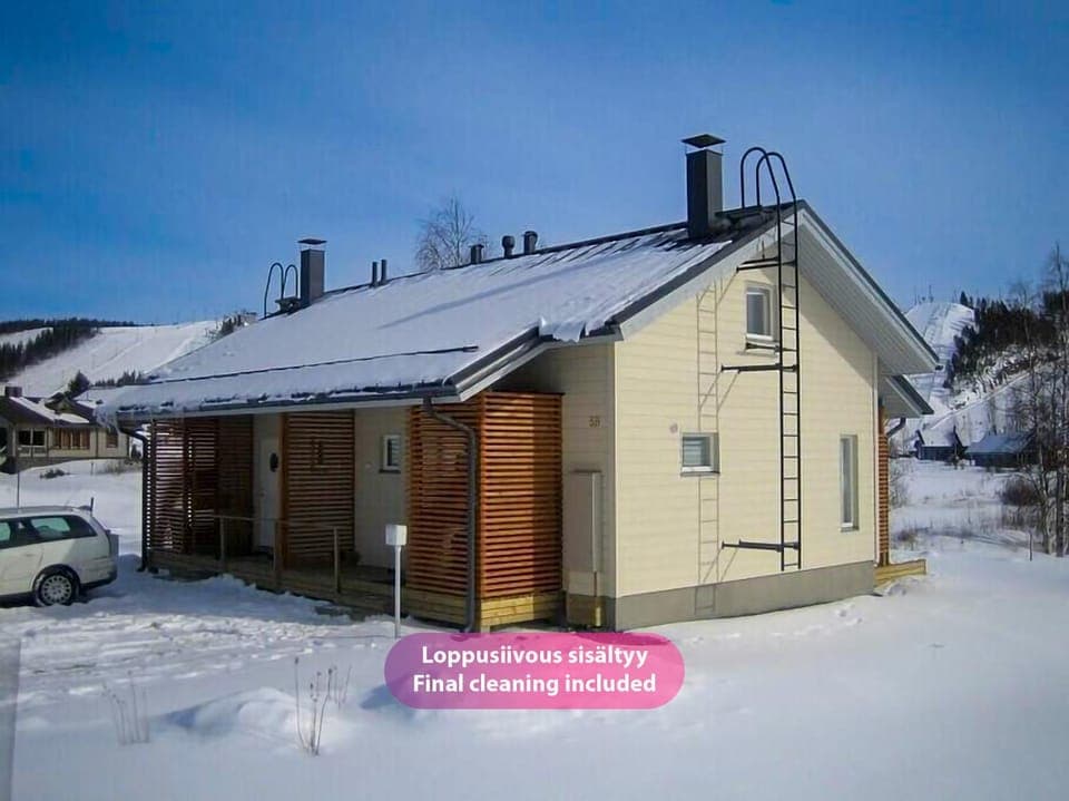 Property building, Natural landscape, Mountain view