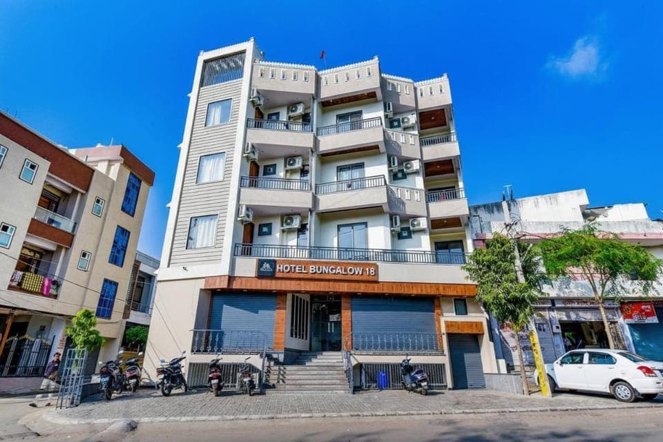 Property building, Facade/entrance