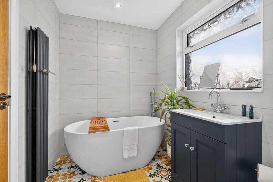 Bathroom, Bath