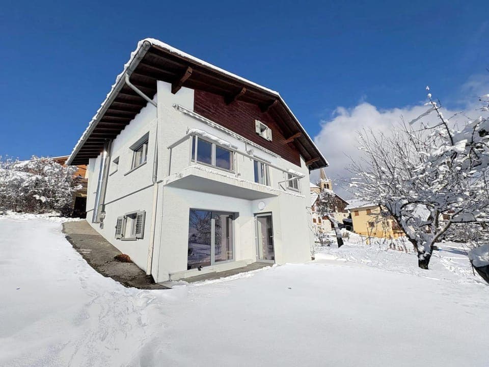 Property building, Facade/entrance, Off site