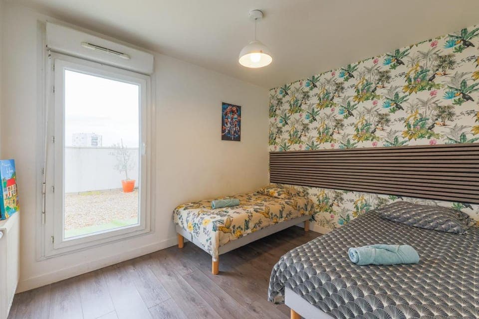 Bed, Photo of the whole room, Bedroom