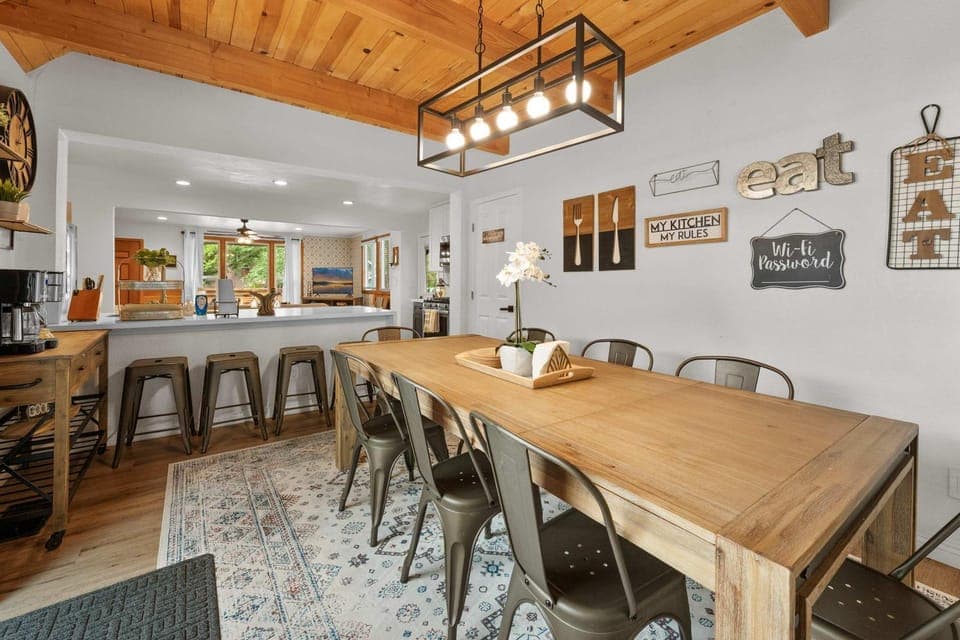 Navigate Stays 5BR Group Lodge Near Mountain & Fun House in Big Bear