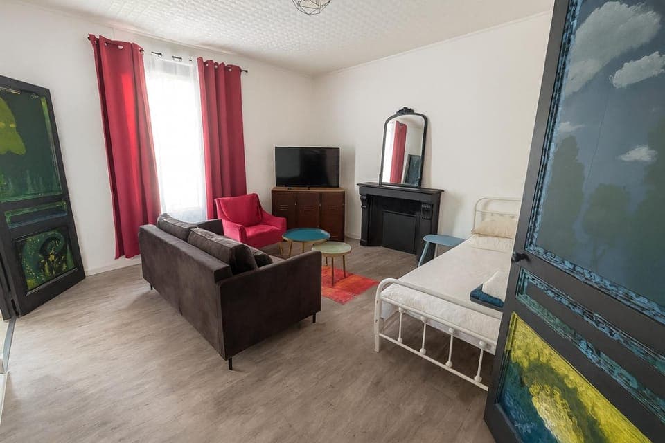 Communal lounge/ TV room