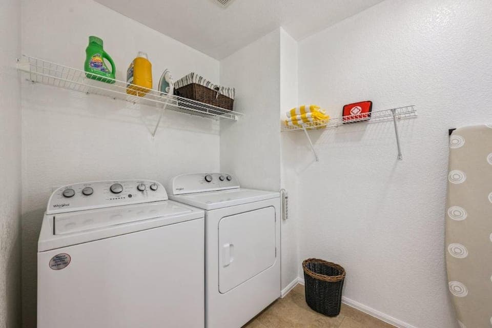3BR Modern Retreat, Close to DIA & Downtown Denver Apartment in Commerce City