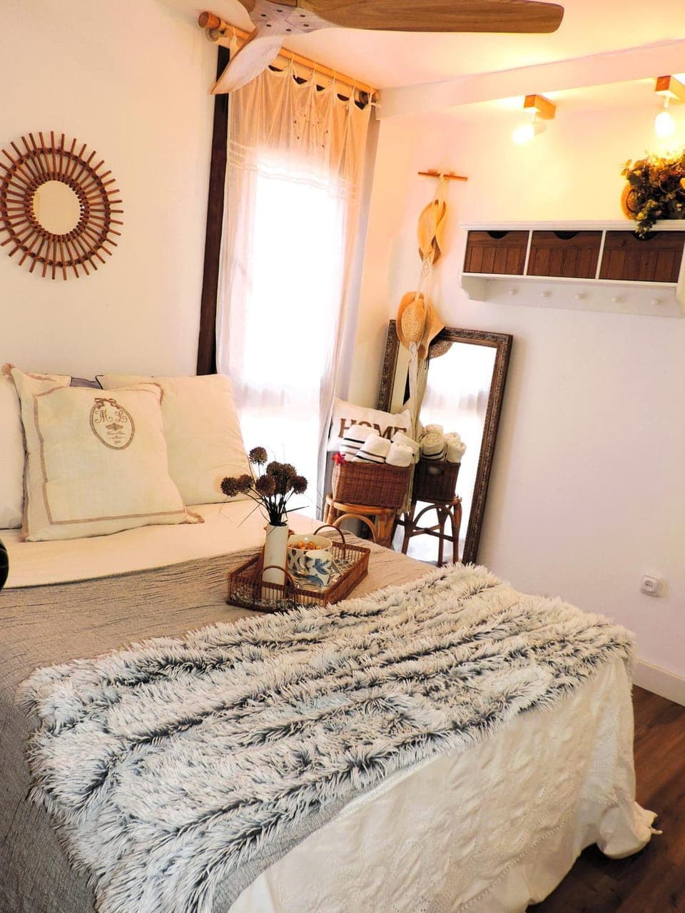 Photo of the whole room, Bedroom