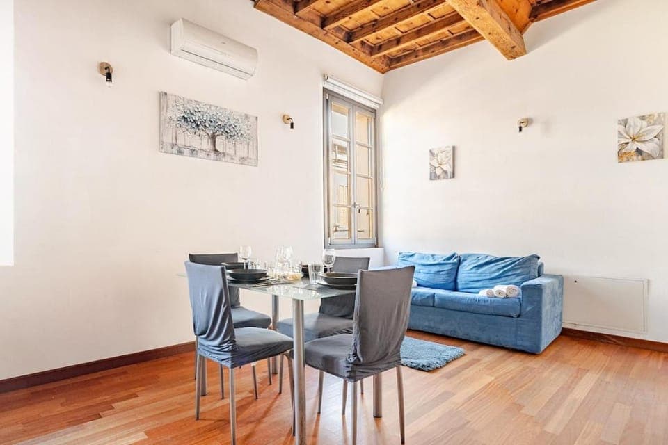 Living room, Seating area, Dining area