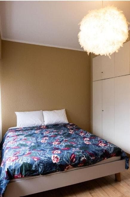 Photo of the whole room, wardrobe