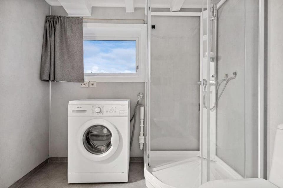 Shower, Bathroom, washing machine