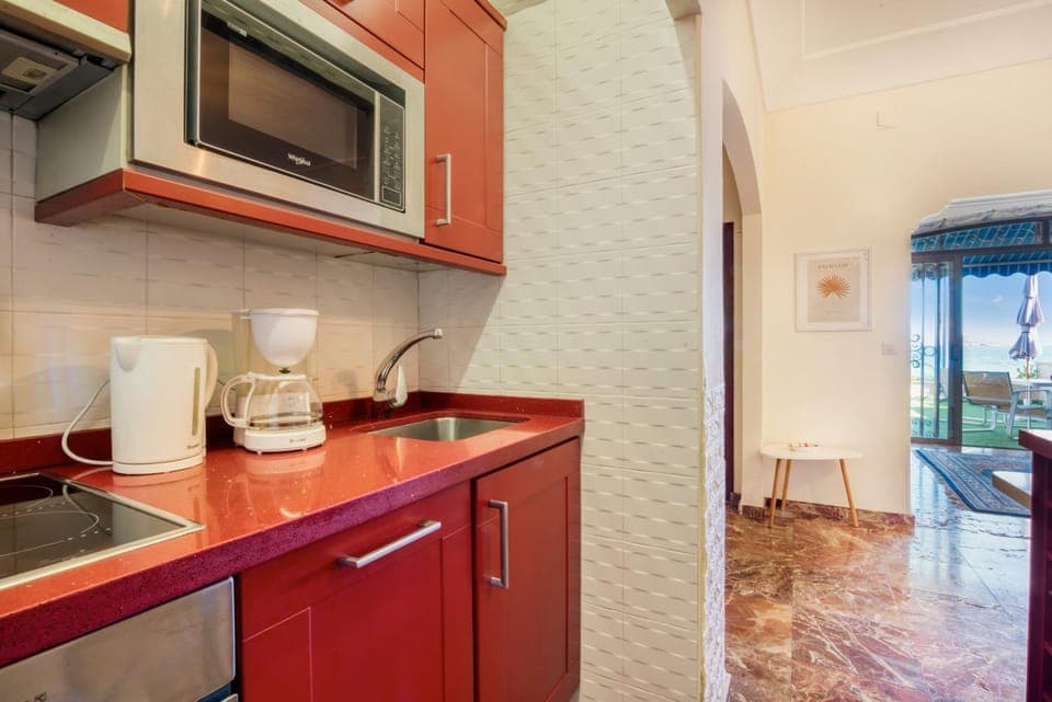 Kitchen or kitchenette, Living room
