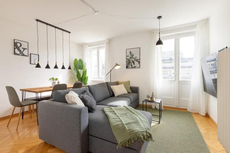 Living room, Seating area, Dining area