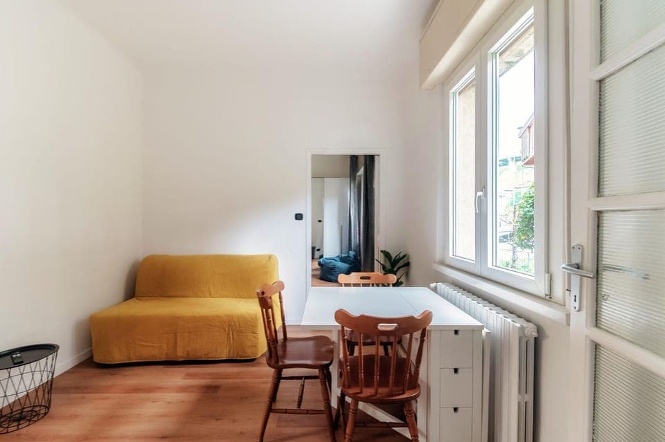 Living room, Seating area, Dining area