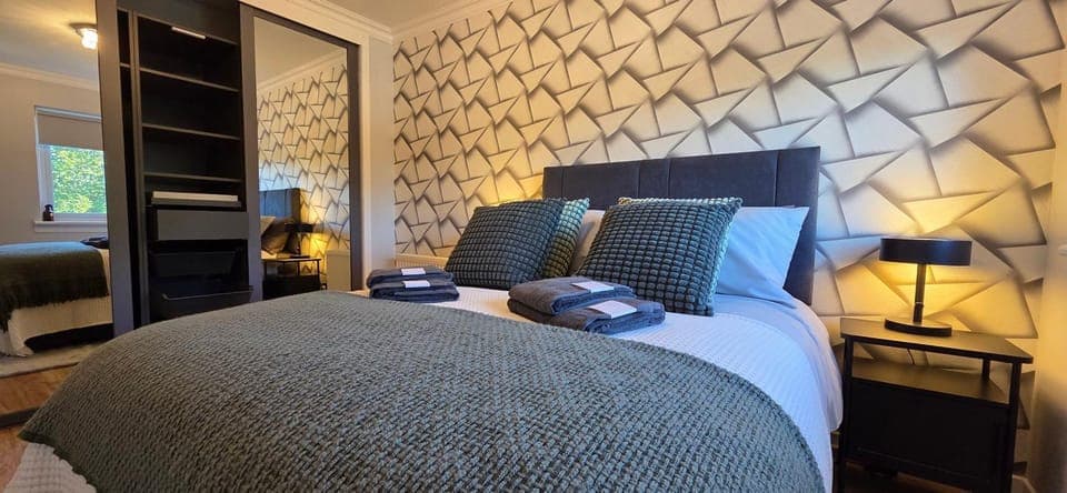 Bed, Photo of the whole room, Bedroom, towels, wardrobe