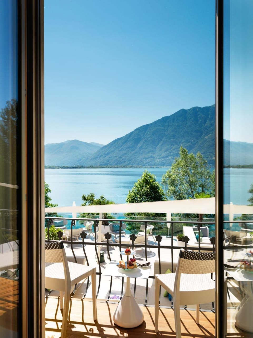 Balcony/Terrace, Lake view, Mountain view