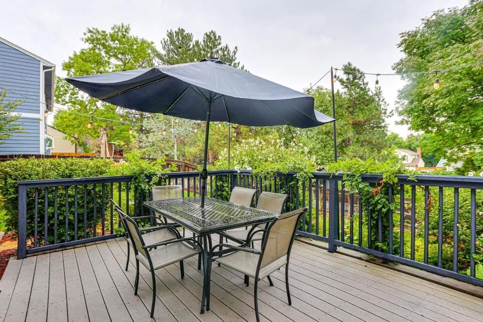 Spacious Family Home with Deck and Yard in Littleton! House in Littleton