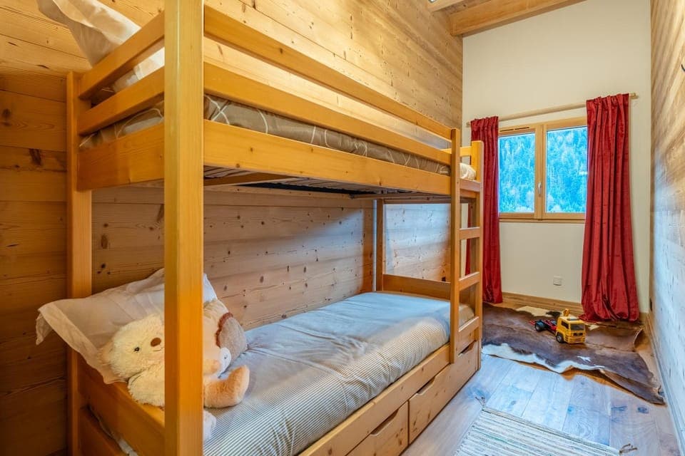 Bed, Photo of the whole room, Bedroom, bunk bed