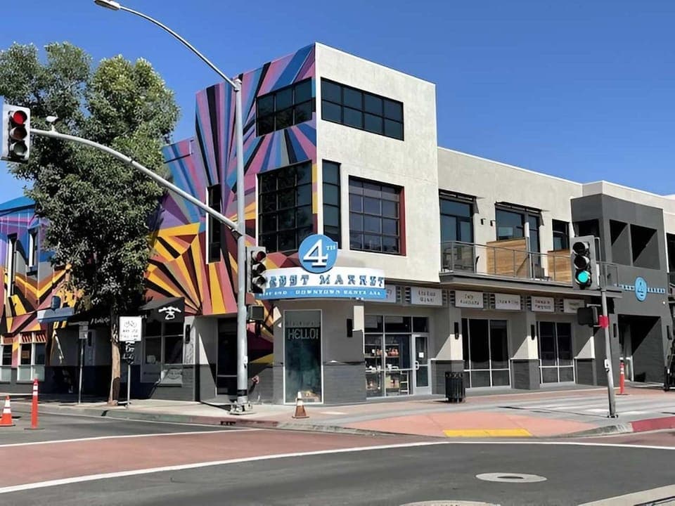 Nearby landmark, Off site, Day, Neighbourhood, City view, Street view, Location