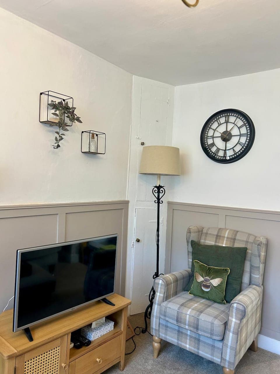 Communal lounge/ TV room, TV and multimedia, Living room, Evening entertainment