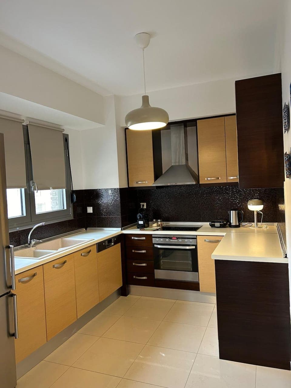 Kitchen or kitchenette, dishwasher, stove