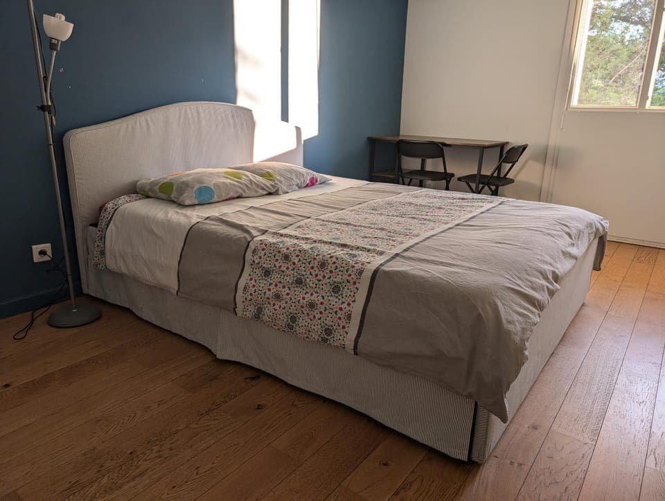 Bed, Photo of the whole room