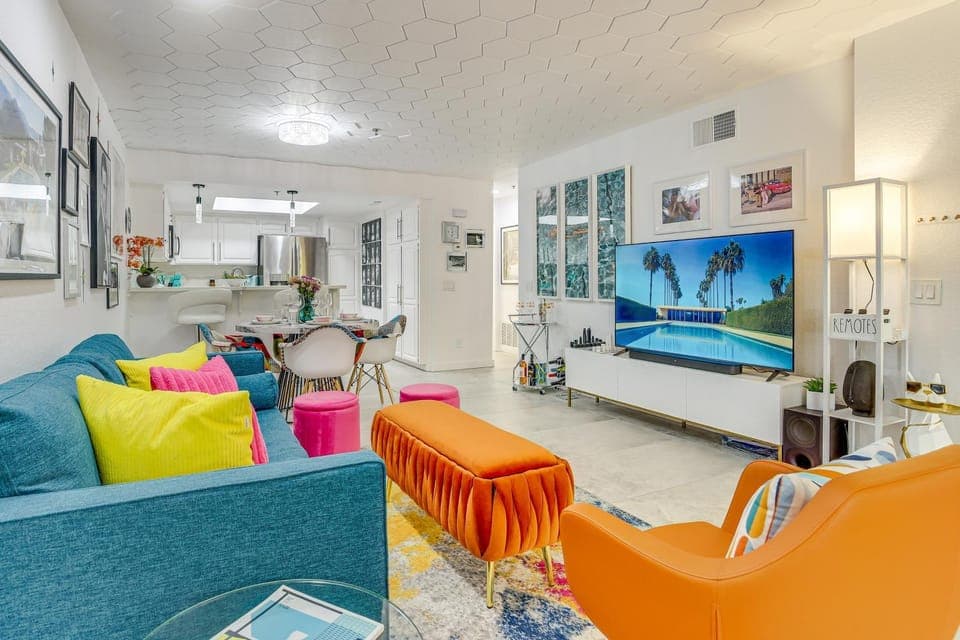 Stroll to Dtwn, Pools & Tennis: Palm Springs Condo House in Palm Springs