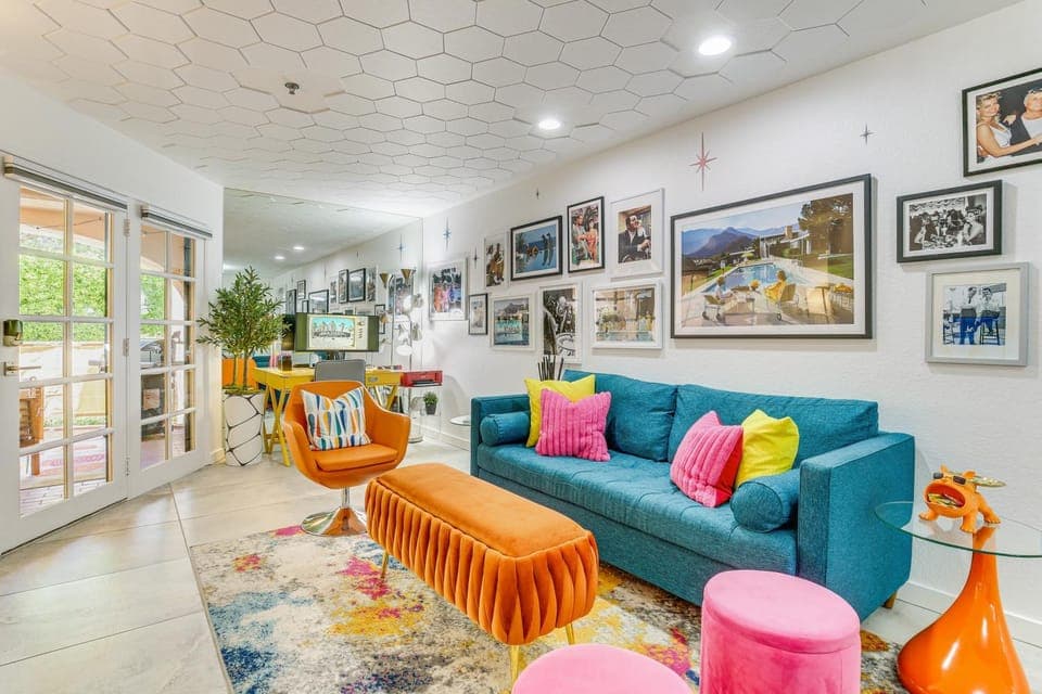 Stroll to Dtwn, Pools & Tennis: Palm Springs Condo House in Palm Springs
