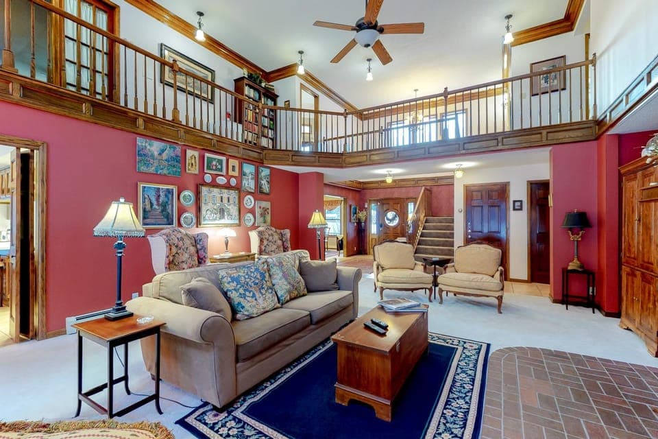 The Dragonfly Main House House in South Fork