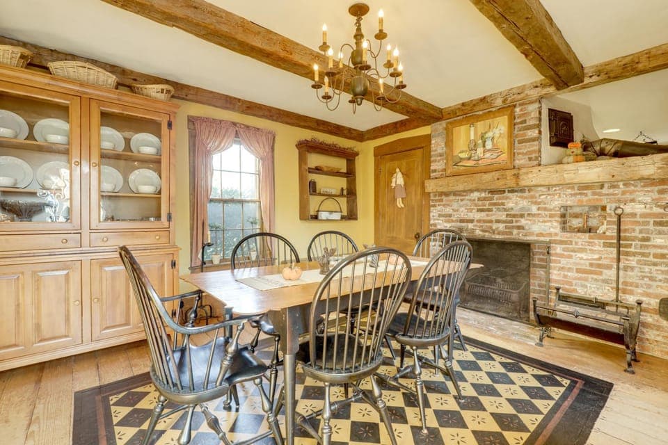 All-Season Lakefront Escape 8 Mi to Mount Sunapee House in Newbury