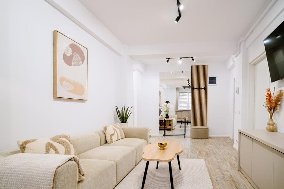 TV and multimedia, Kitchen or kitchenette, Living room, Seating area, Dining area, oven