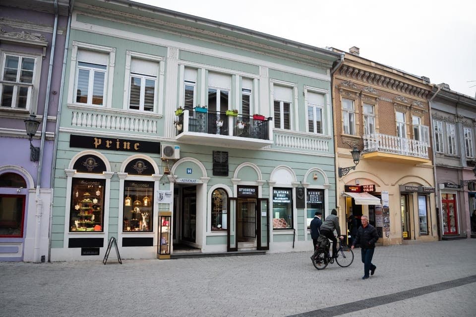 Property building, Day