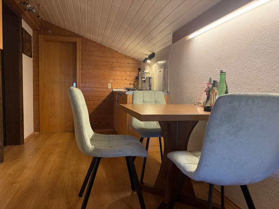 Kitchen or kitchenette, Seating area, Dining area