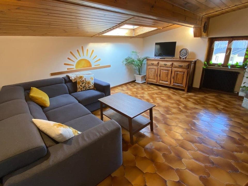 TV and multimedia, Seating area