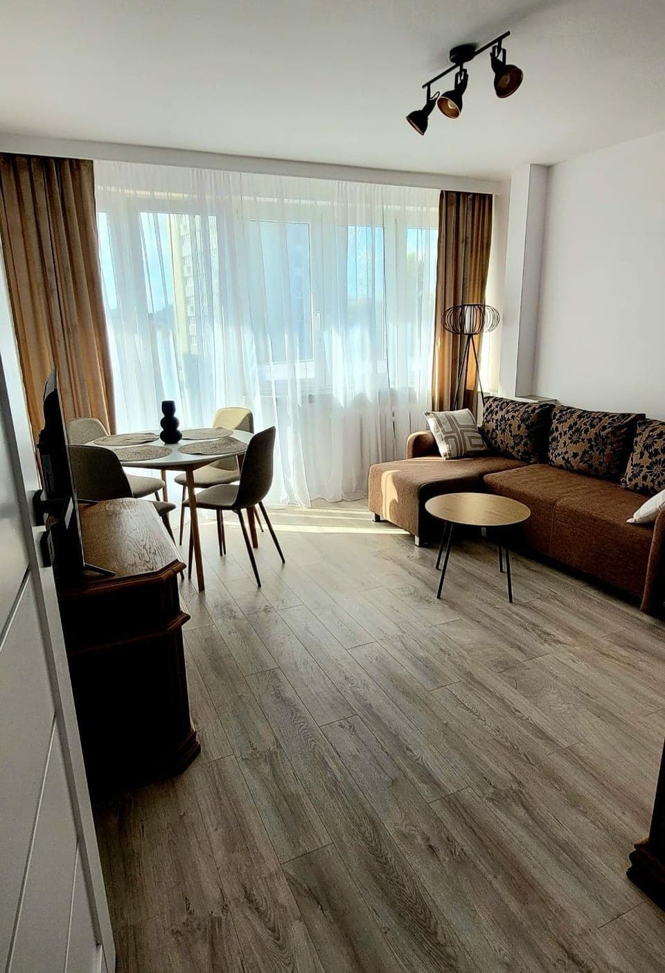 TV and multimedia, Living room, Seating area