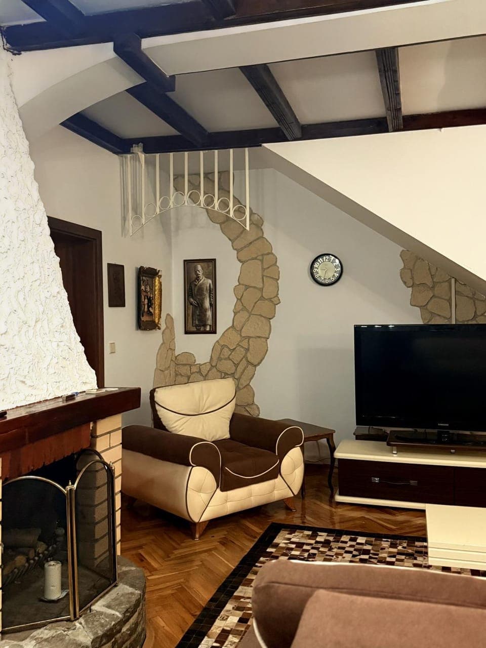 TV and multimedia, Living room, Seating area