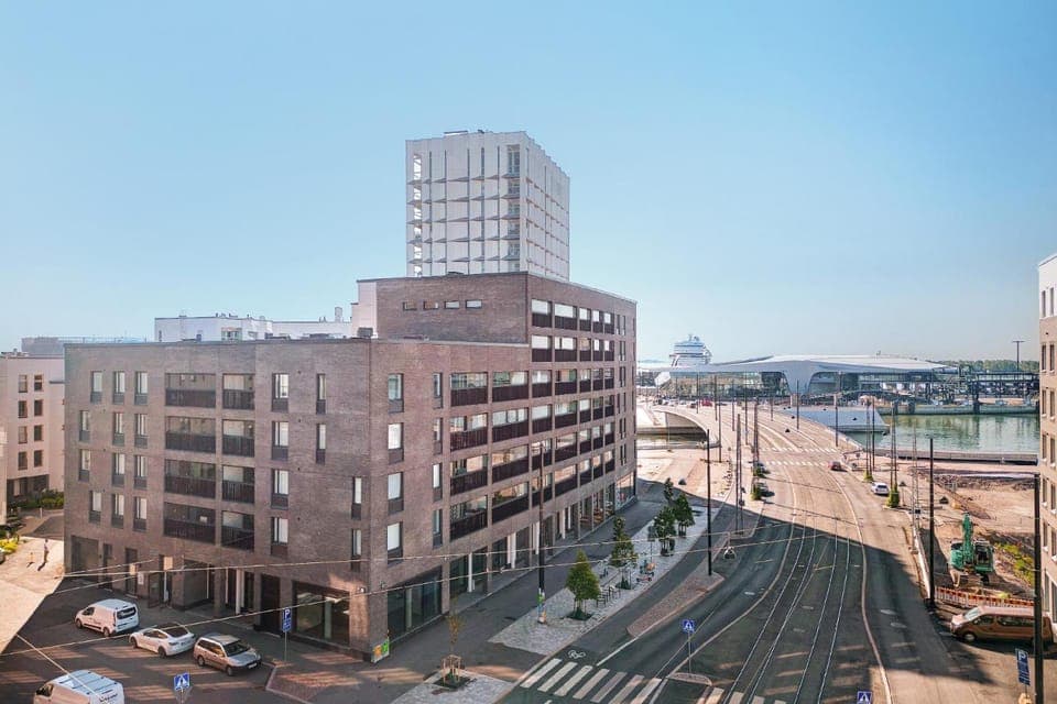 Property building, Street view, Location