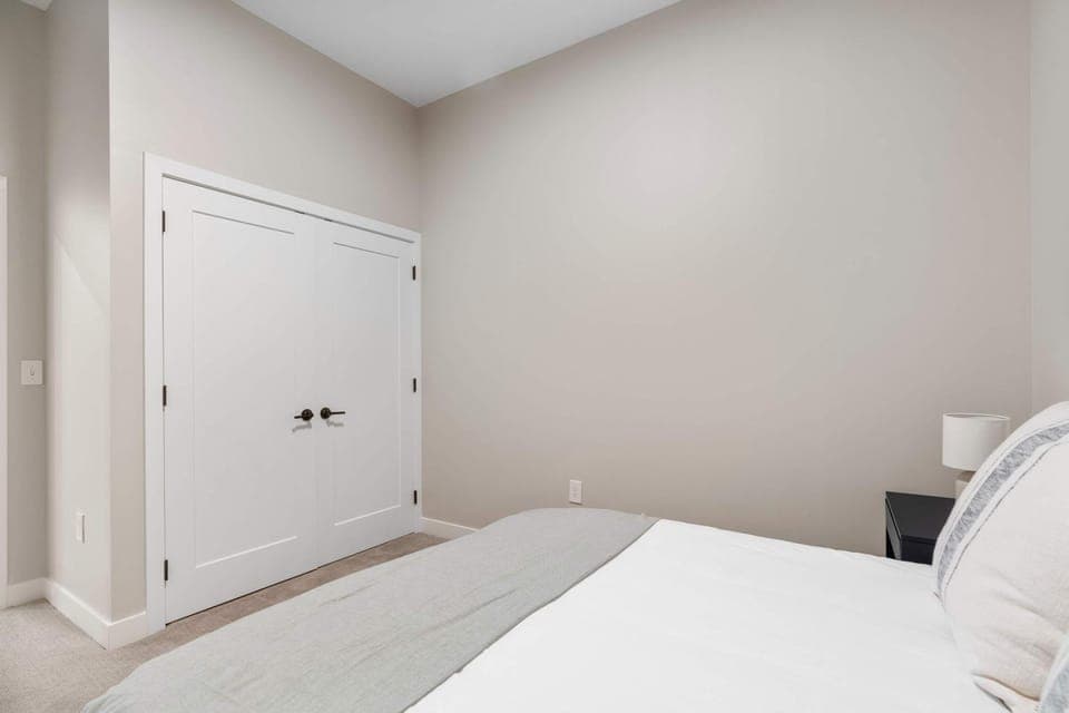 CozySuites at Textile Apartment in Cincinnati