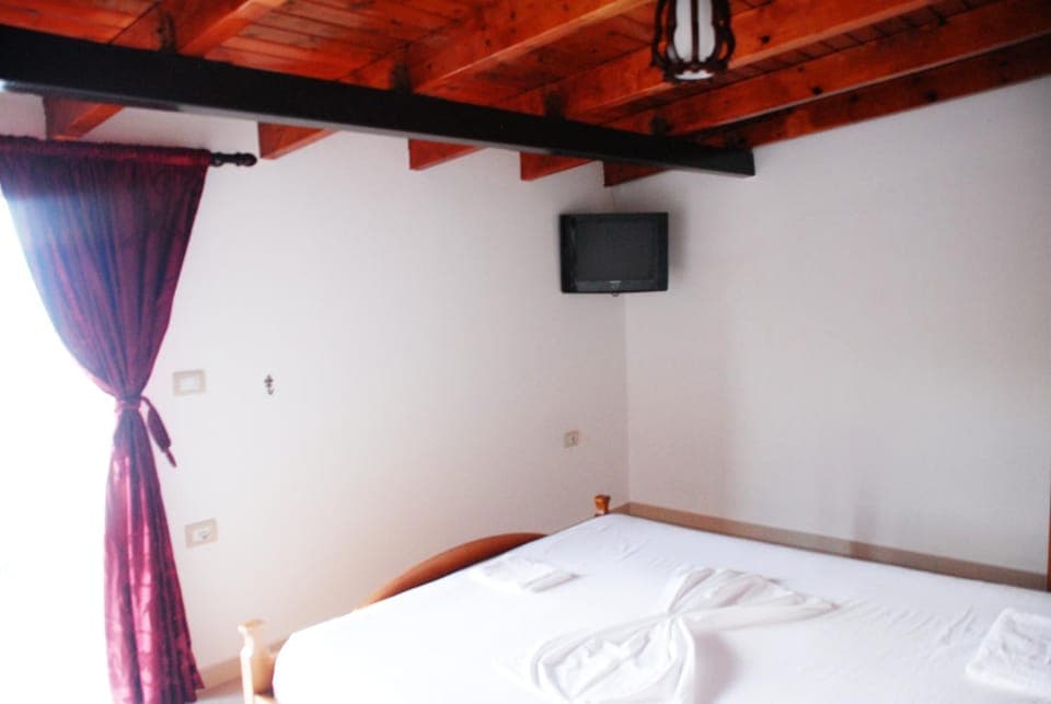 Bed, Bedroom, Sea view