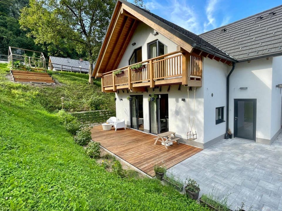 Property building, Facade/entrance, Day, Garden