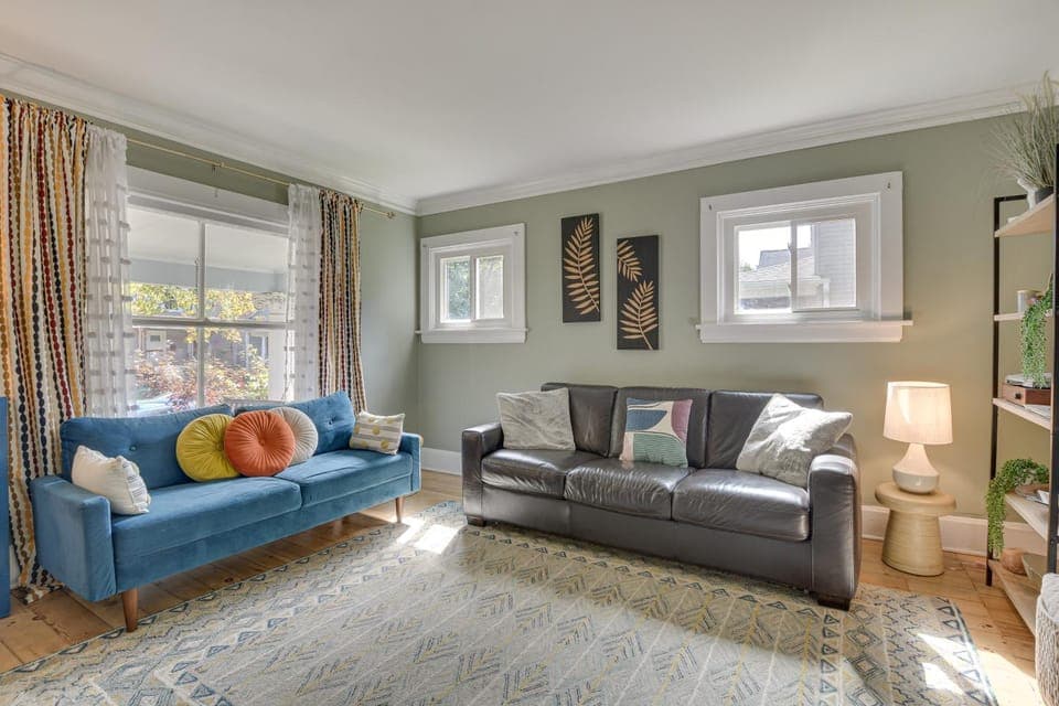 Classic Forest Park Foursquare < 1 Mi to Blue Line House in Forest Park